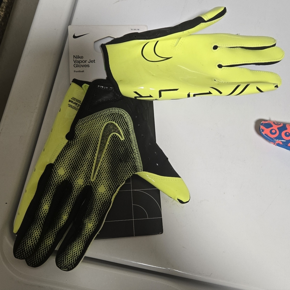Nike Neon Yellow and Black Sports Gloves